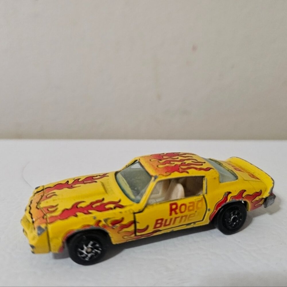 Vintage Chevy Camaro Z28 Road Runner Yellow and Orange Flames, Yatming